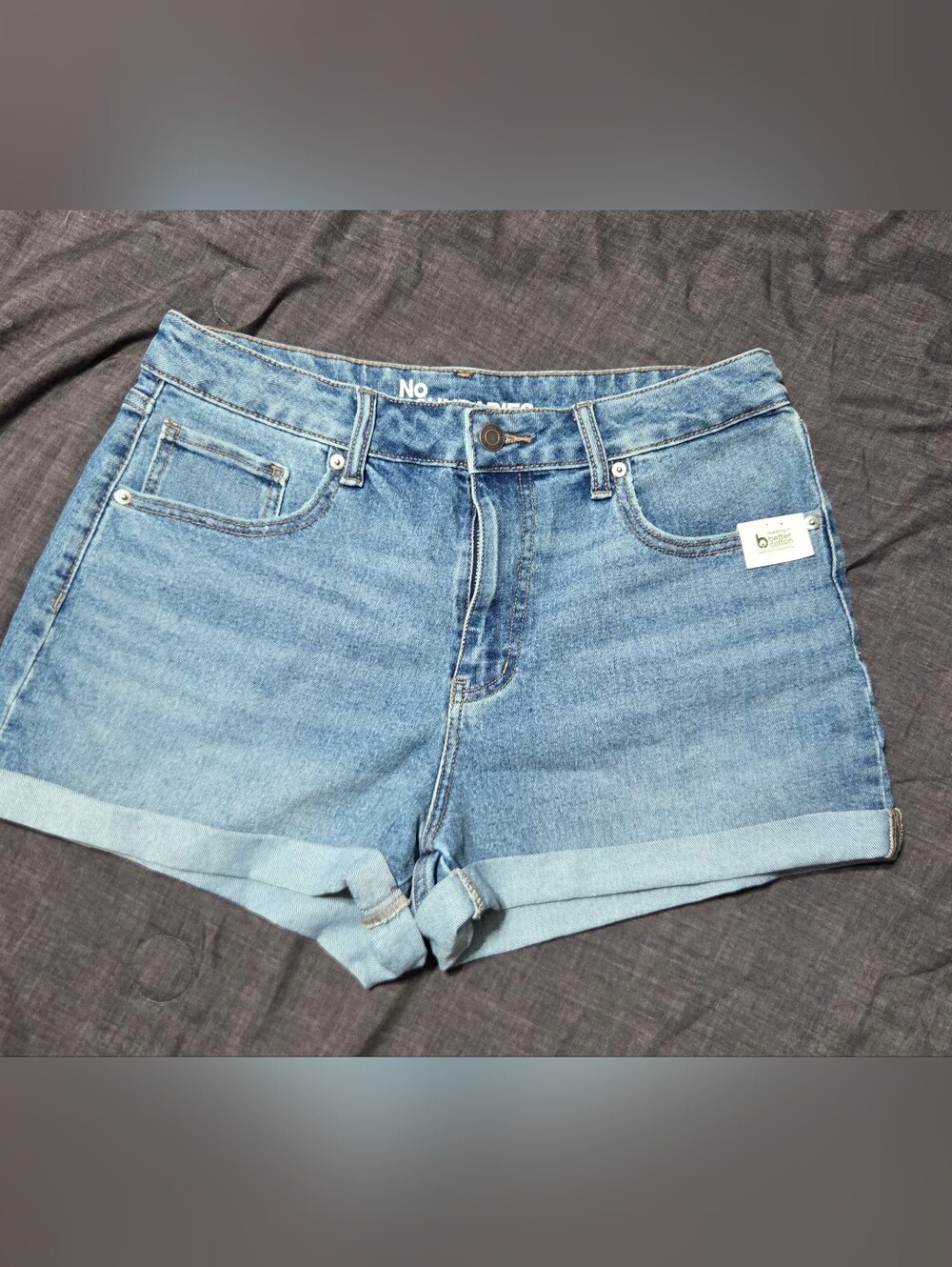 No Boundaries Women’s Size 12 High Rise Cuffed Denim Jean Shorts Light Wash